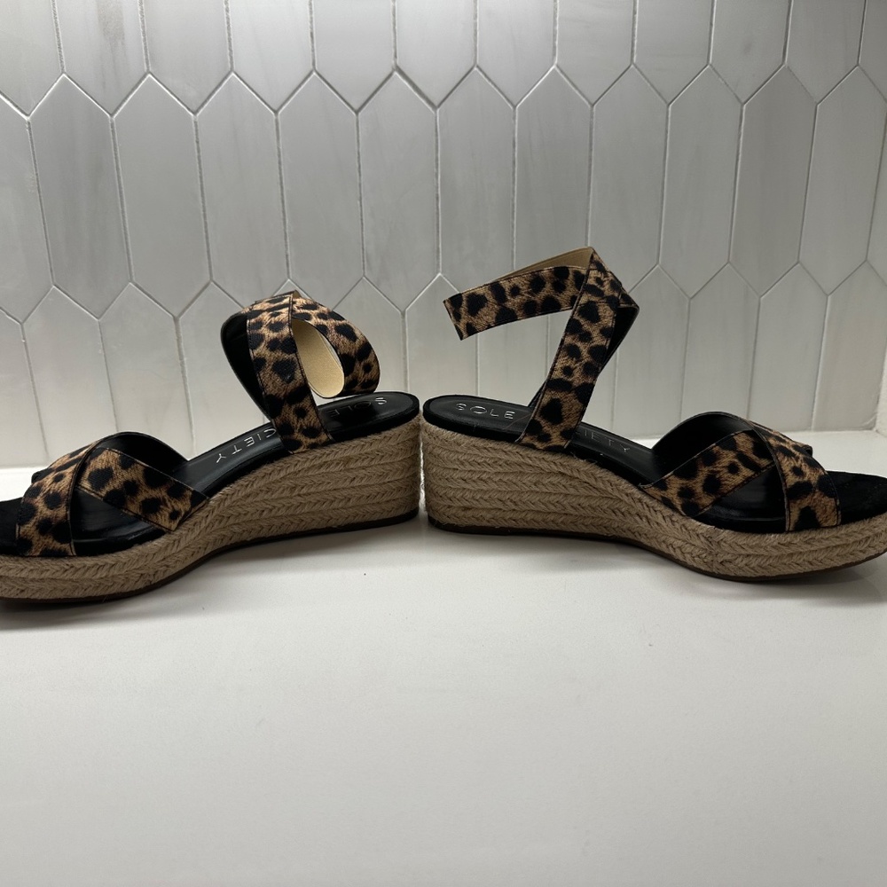 Sandals - Picture 2 of 4